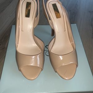 Jessica Simpson sabellas size 8.5